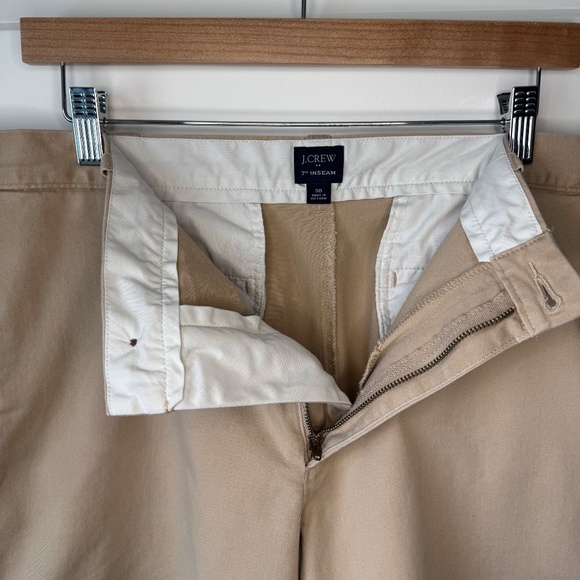 J. Crew - Men's 7" flex chino short - Size 38 - Picture 2 of 5